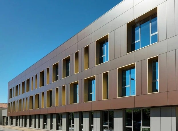 Вентфасад из композитных панелей и монтаж НВФ